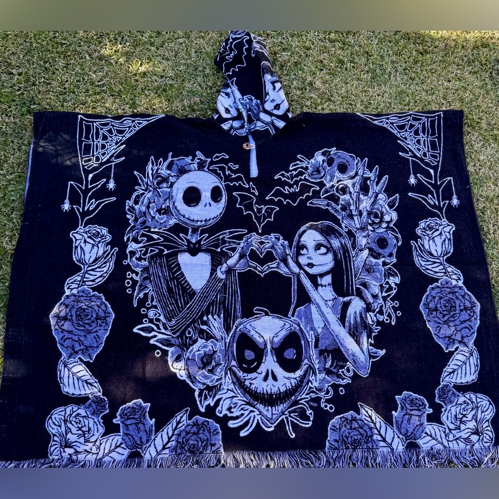 The nightmare before Christmas alpaca poncho, one size, unisex, hooded cape
